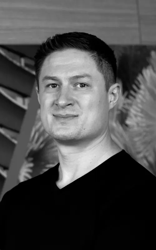 Home v3 57 lukas berezowiec no triangle